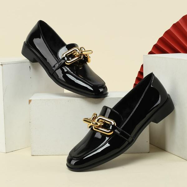 

Minimalist Chain Decor Loafers, Black