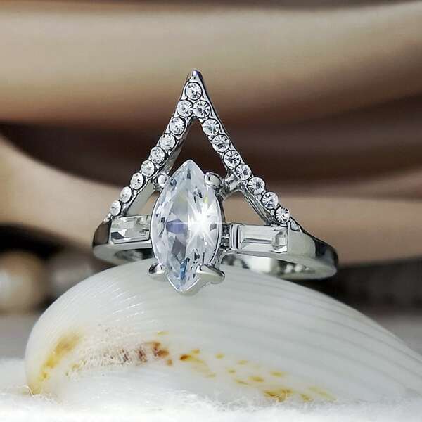 

Rhinestone Decor Ring, Silver