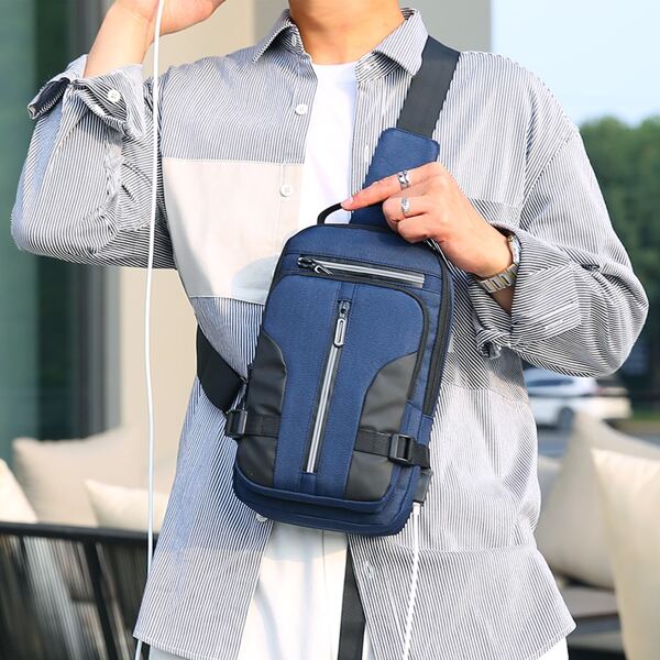

Men Buckle Decor Sling Bag, Blue