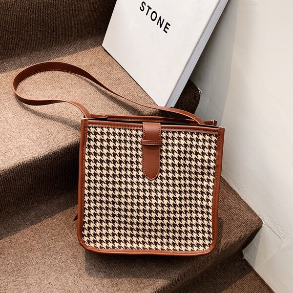 

Houndstooth Graphic Shoulder Bag, Coffee brown