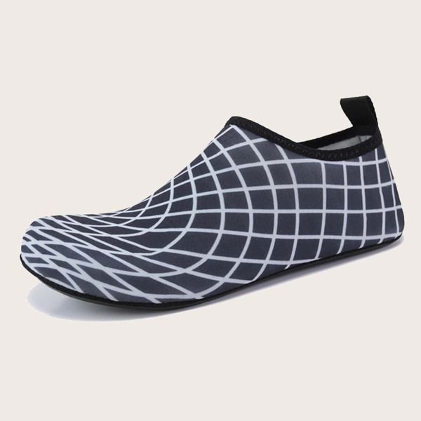 

Men Quick-Drying Non-slip Water Shoes, Black and white