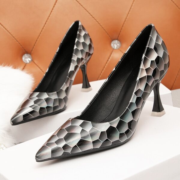 

Geo Graphic Pyramid Court Pumps, Multicolor