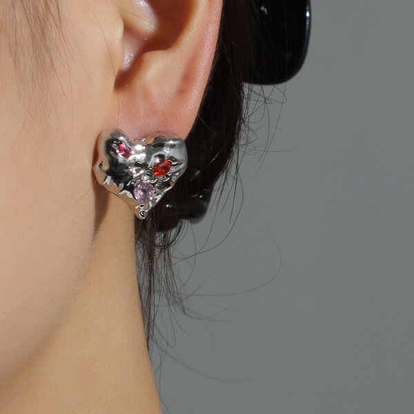 

Zircon Decor Heart Stud Earrings, Silver