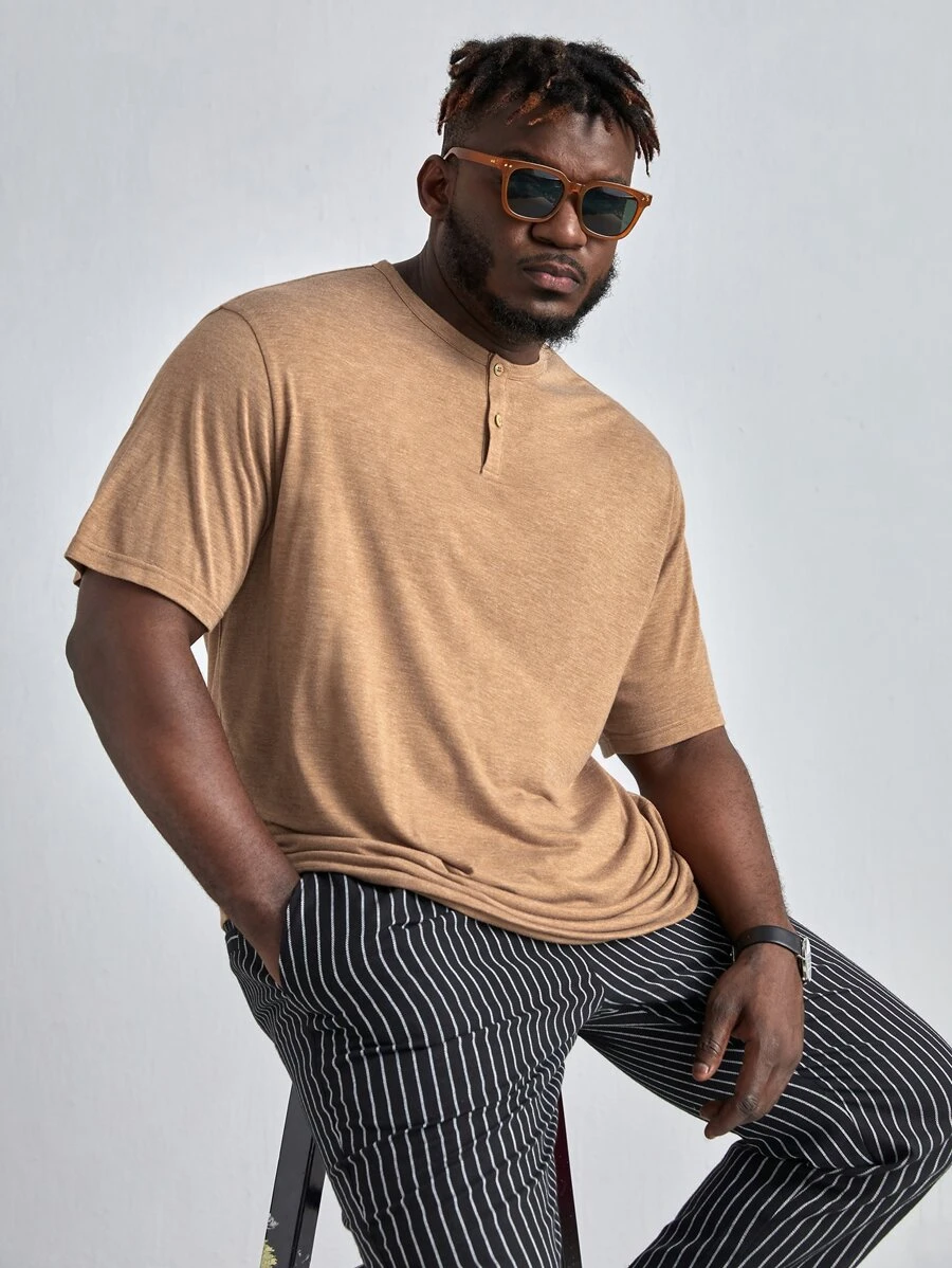 Manfinity VCAY Men Plus Solid Half Button Tee - Brown - View 1