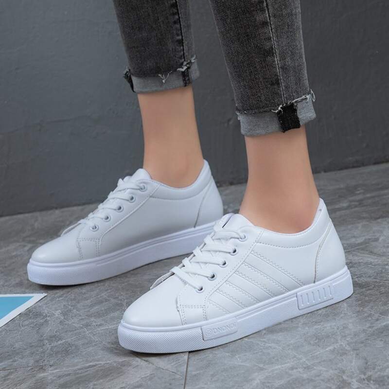 

Minimalist Lace Up Front Skate Shoes, White