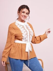 Mulvari Blusa de espalda con abertura de ojo con encaje con cinturón - Marrón - Ver 3