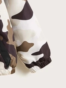 SHEIN Tween Boy 迷彩印花半拉链袋鼠口袋连帽冬季外套