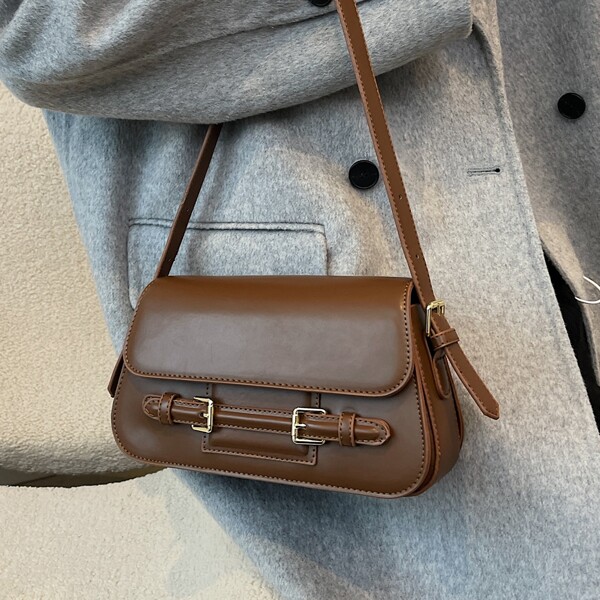 

Buckle Decor Flap Shoulder Bag, Coffee brown