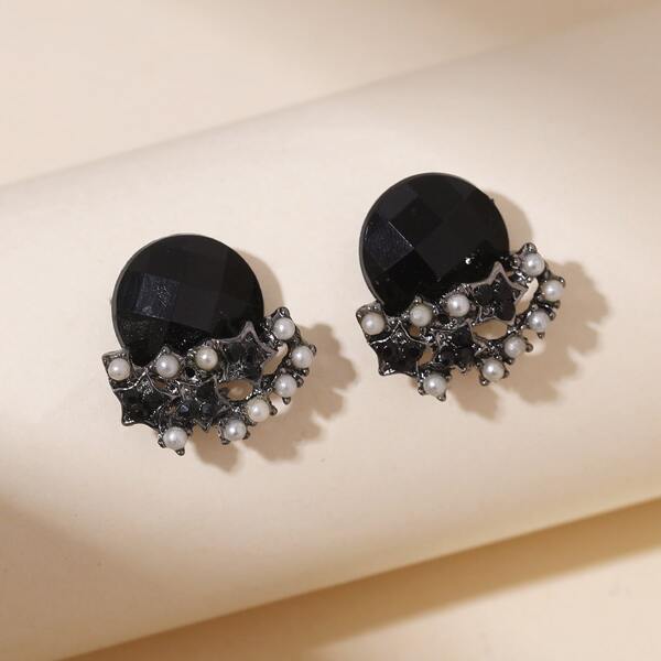 

Zircon Detail Earrings, Black