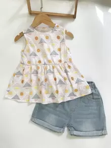 SHEIN 小女童荷葉邊下擺上衣和牛仔短褲 - 彩色 - 查看 1