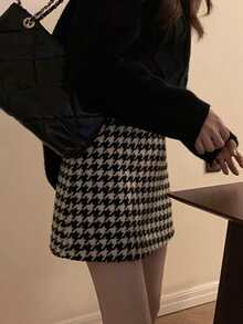 Rikumo Chân váy vải tweed họa tiết răng cưa mùa đông - Đen và trắng - Xem 5