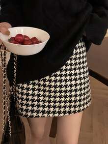 Rikumo Chân váy vải tweed họa tiết răng cưa mùa đông - Đen và trắng - Xem 7