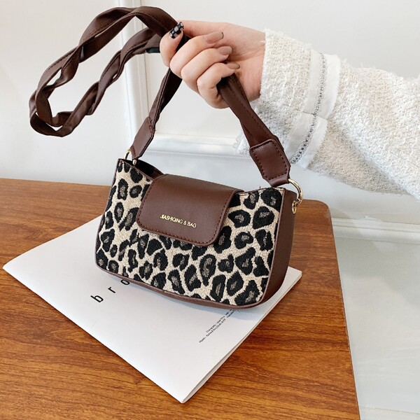 

Leopard Graphic Square Bag, Coffee brown