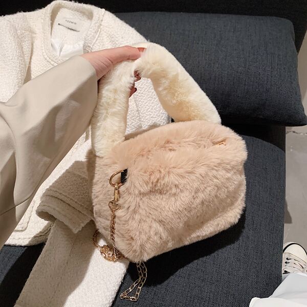 

Minimalist Chain Fluffy Square Bag, Khaki