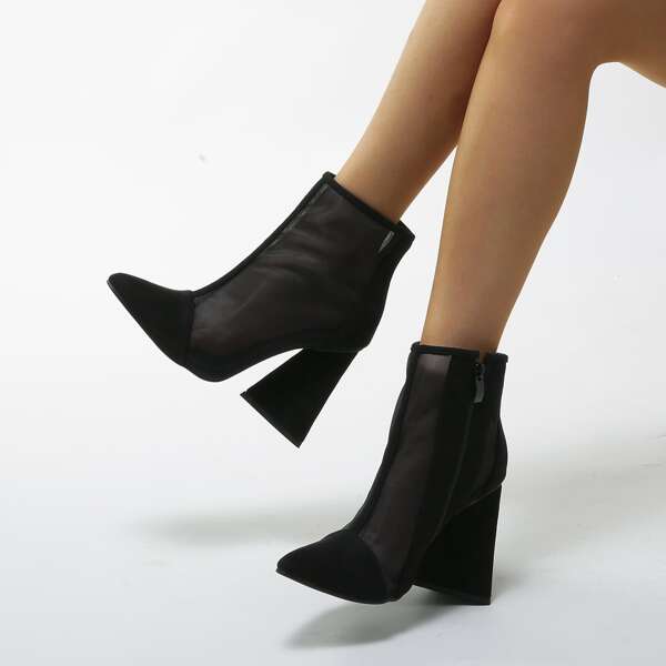 

Minimalist Hollow Out Side Zipper Chunky Heeled Boots, Black