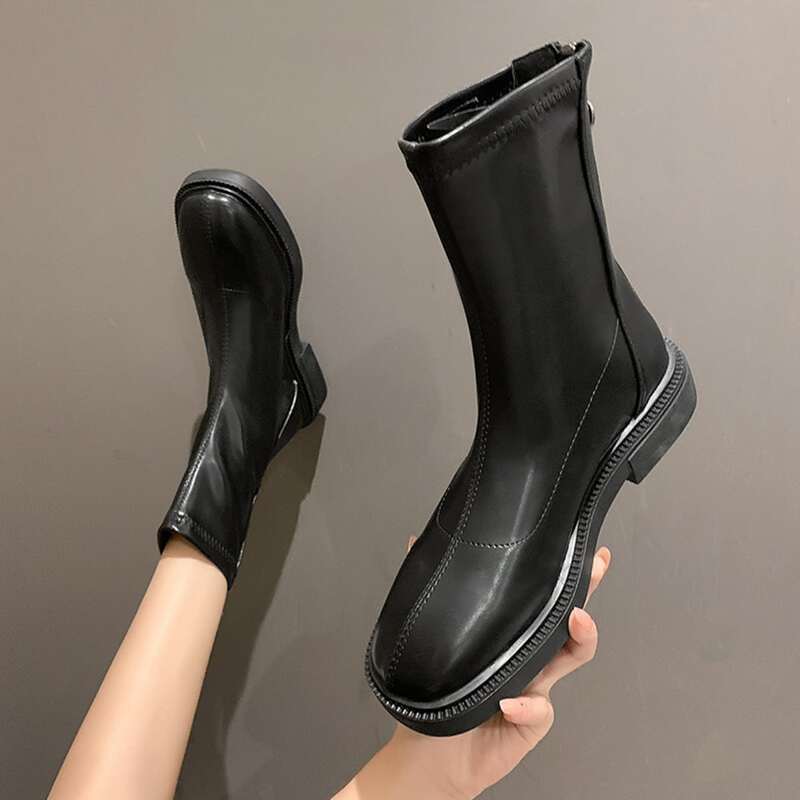 

Zip Back Classic Boots, Black