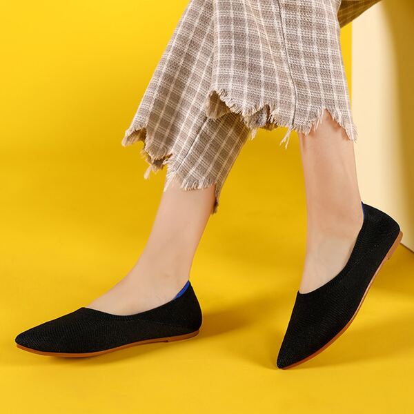 

Point Toe Knit Flats, Black