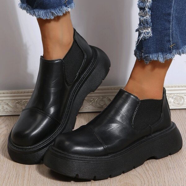 

Minimalist Slip On Flatform Shoes, Black