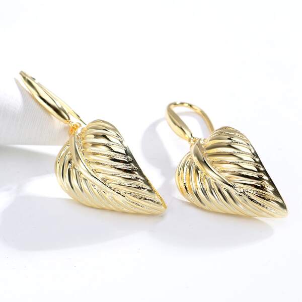 

18K Gold Plated Leaf Design Earrings