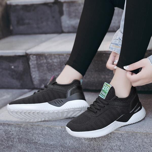 

Minimalist Breathable Running Shoes, Black