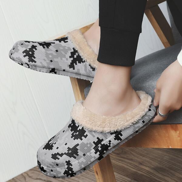 

Men Camo Graphic Plush Inside Slippers, Grey
