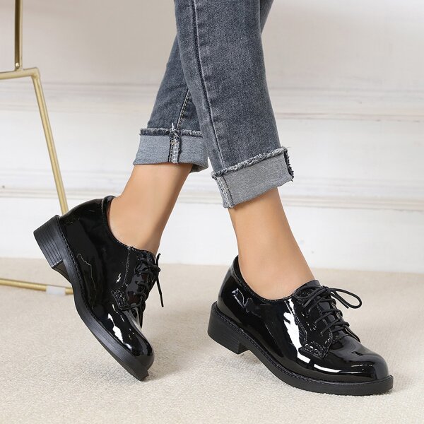 

Minimalist Oxford Shoes, Black