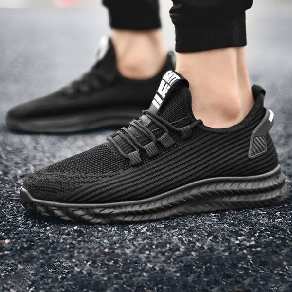 

Men Minimalist Breathable Running Shoes, Black