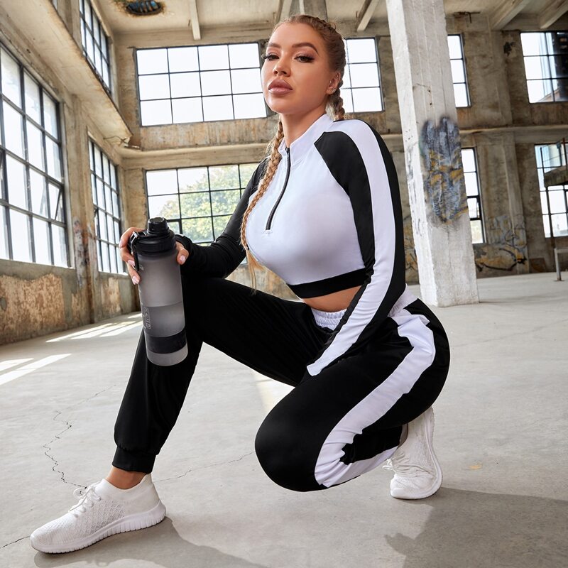 

Half Zip Colorblock Sports Top With Sweatpants, Black and white