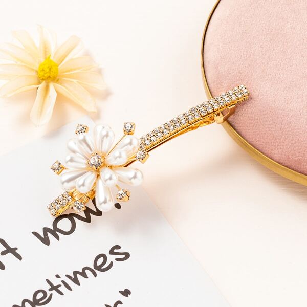 

Faux Pearl Flower Decor Hair Clip, Multicolor