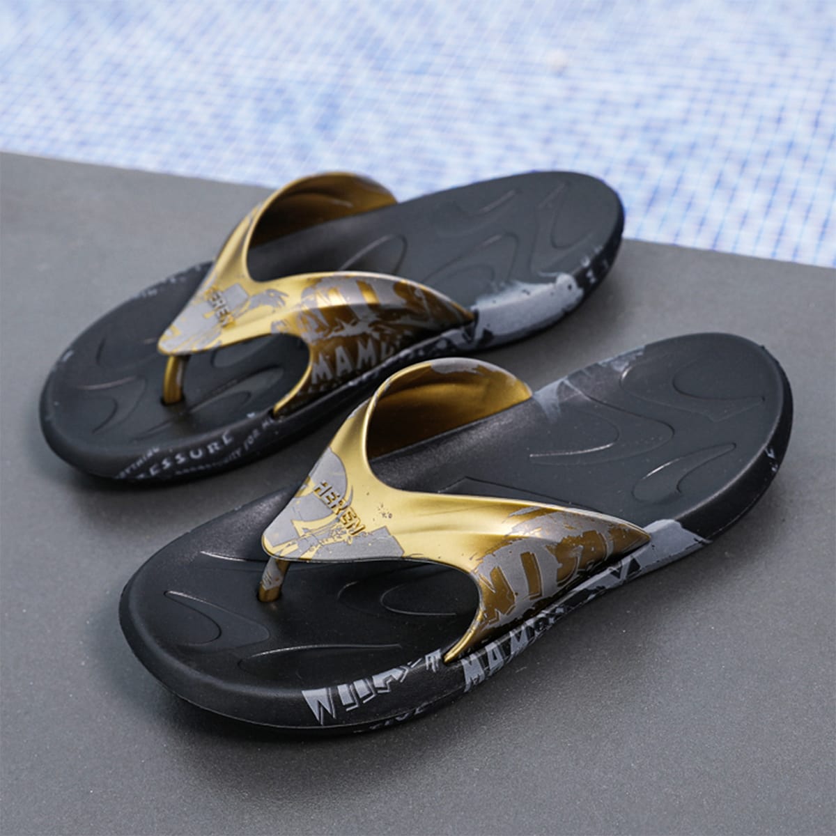 для мужчины Вьетнамки металлический с буквой