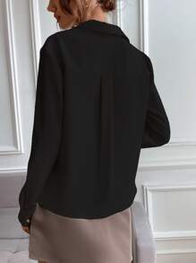 SHEIN Clasi 纯色领口纽扣翻盖口袋衬衫，长袖上衣 - 黑色 - 查看 2