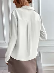 Chiquease 素色翻領前排扣翻蓋口袋襯衫 - 白色 - 查看 2