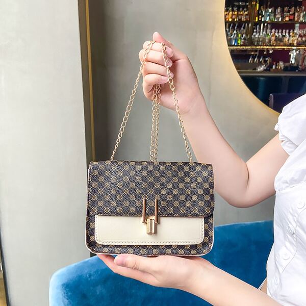 

Turn Lock Flap Square Bag, Multicolor