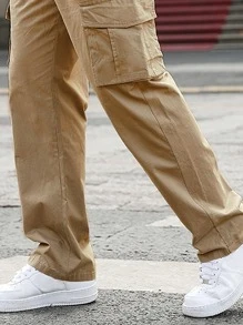 Manfinity Men Letter Patched Cargo Pants