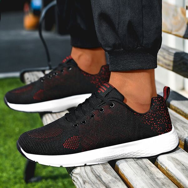 

Трикотажные кроссовки на шнурках для мужчины, Чёрный