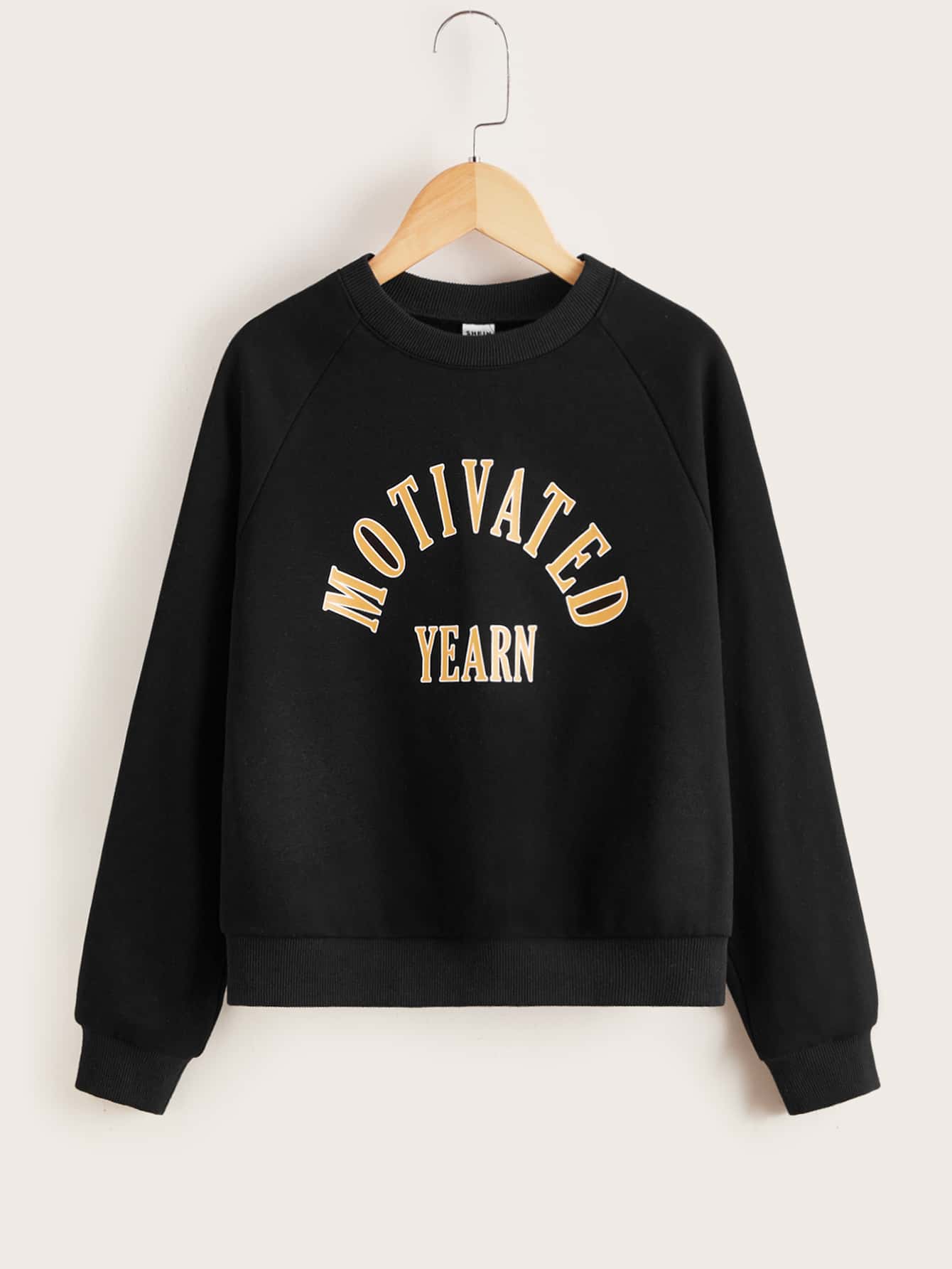 SHEIN 男孩字母圖案插肩袖運動衫