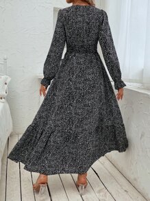 SHEIN Clasi Đầm Xù Viên lá sen Dải chun Tất cả trên in Giải trí - Đen và trắng - Xem 2