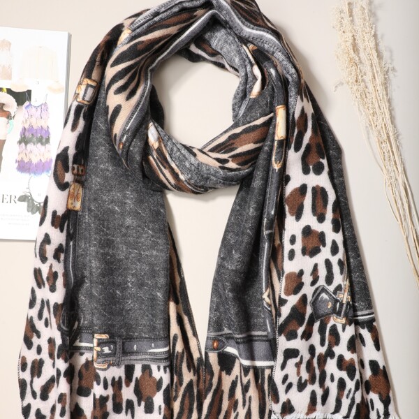 

Leopard Pattern Scarf, Multicolor