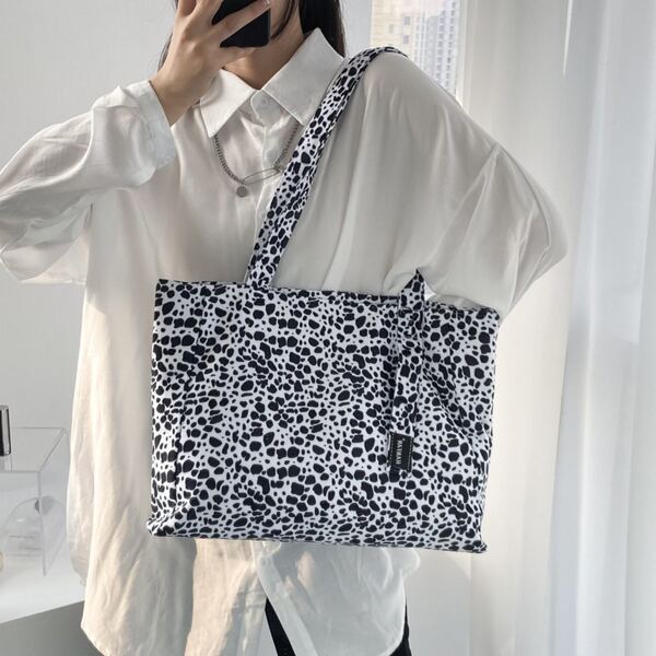

Dalmatian Pattern Shoulder Tote Bag, Black and white