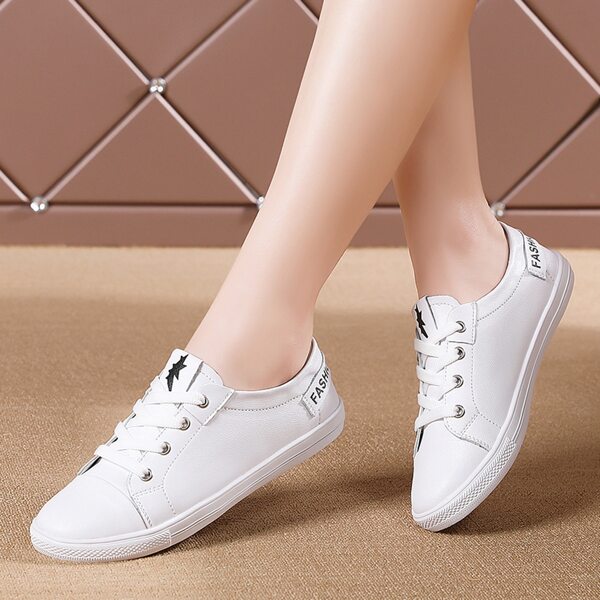 

Leaf Graphic Leather Lace-up Front Skate Shoes, White