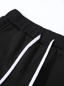 Manfinity Hypemode Men Slogan Graphic Kangaroo Pocket Drawstring Thermal Hoodie & Joggers - Black - View 4