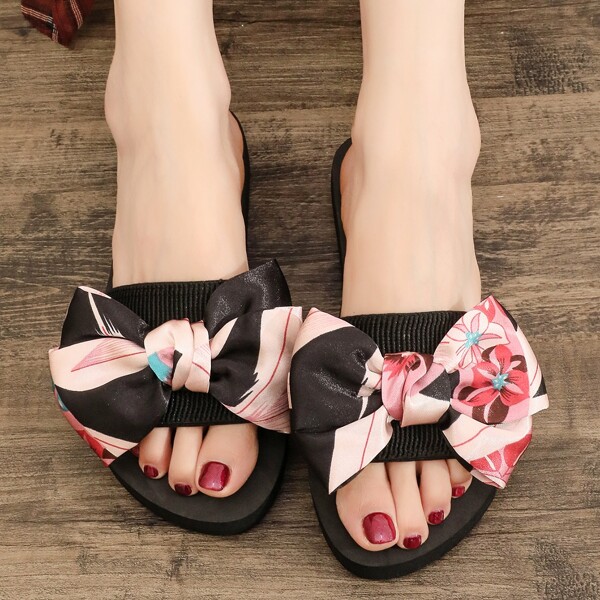 

Large Floral Bow Decor Slides, Multicolor