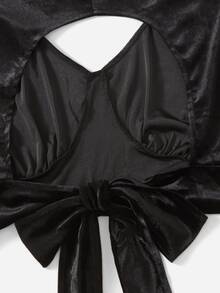 SHEIN Unity Camiseta con abertura con cordón trasero corto de terciopelo - Negro - Ver 5