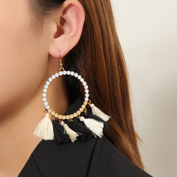 

Tassel Decor Drop Earrings, Black and white