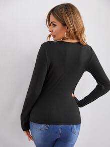 RueChic 前紐扣條紋針織T恤 - 黑色 - 查看 2