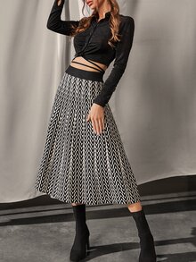 Allover Print Flare Skirt - Black and White - View 5
