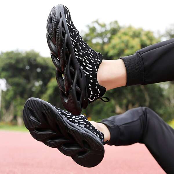 

Men Two Tone Graphic Breathable Running Shoes, Black