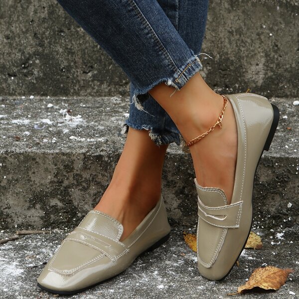 

Minimalist Square Toe Flat Loafers, Green
