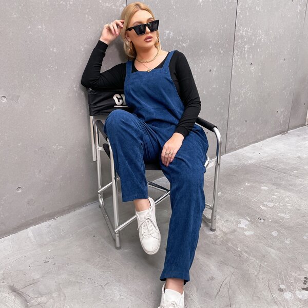 

Plus Suede Solid Pinafore Jumpsuit, Navy blue