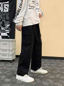 Manfinity Men Patched Flap Pocket Cargo Trousers - Black - View 4